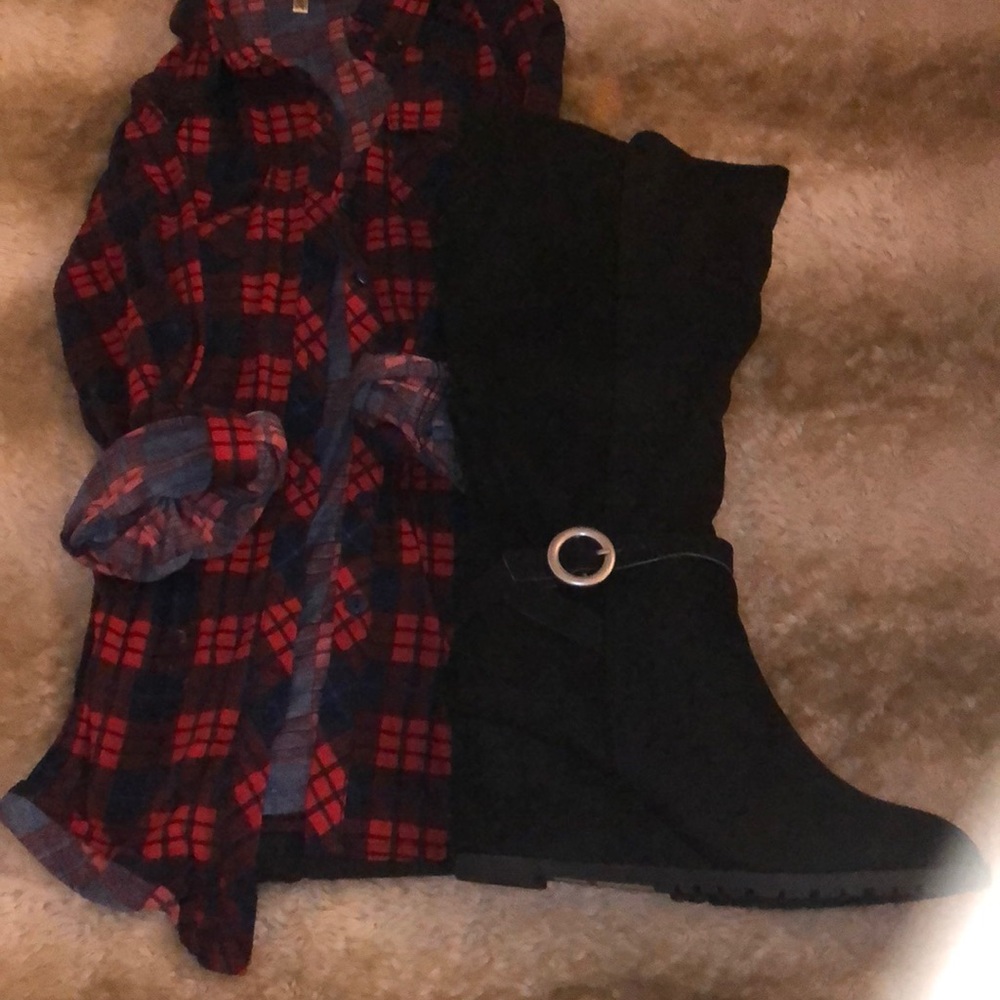Super cute wedge boots NIB